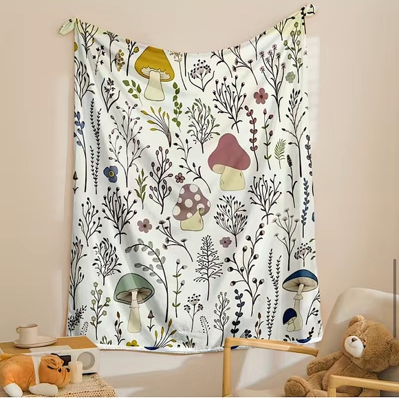 New soft multicolor cute mushroom print large blanket 60”x80” - Picture 4 of 8